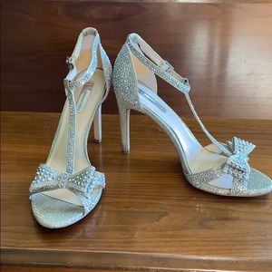 Cute Champagne heels